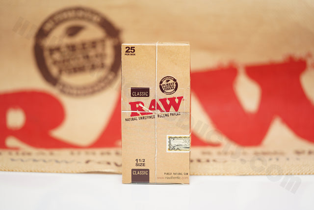 1x Full Box Of AUTHENTIC Raw Classic Rolling Paper 1 1/2 (25 Packs, 32 in Each Pack)