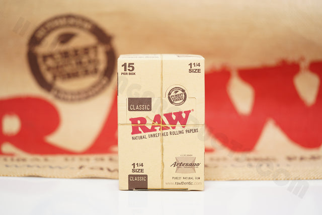 1x Full Box 15 Packs(50 Leaves And 50 Tips Per Pack) Authentic Raw Classic 1 1/4 Size Artesano Rolling Paper
